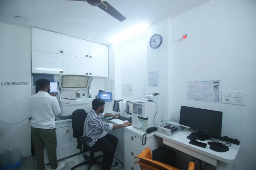 Technicians at work in the laboratory at Caspian Healthcare